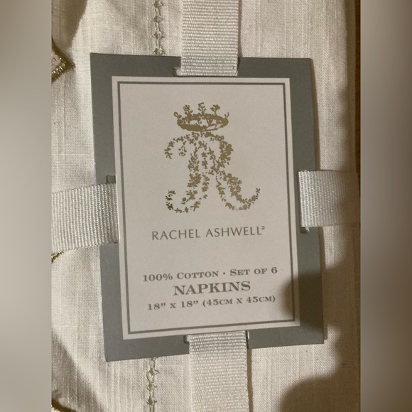NWT Set of 6 Rachel Ashwell White and Gold Napkins 18”X 18” - Picture 3 of 6